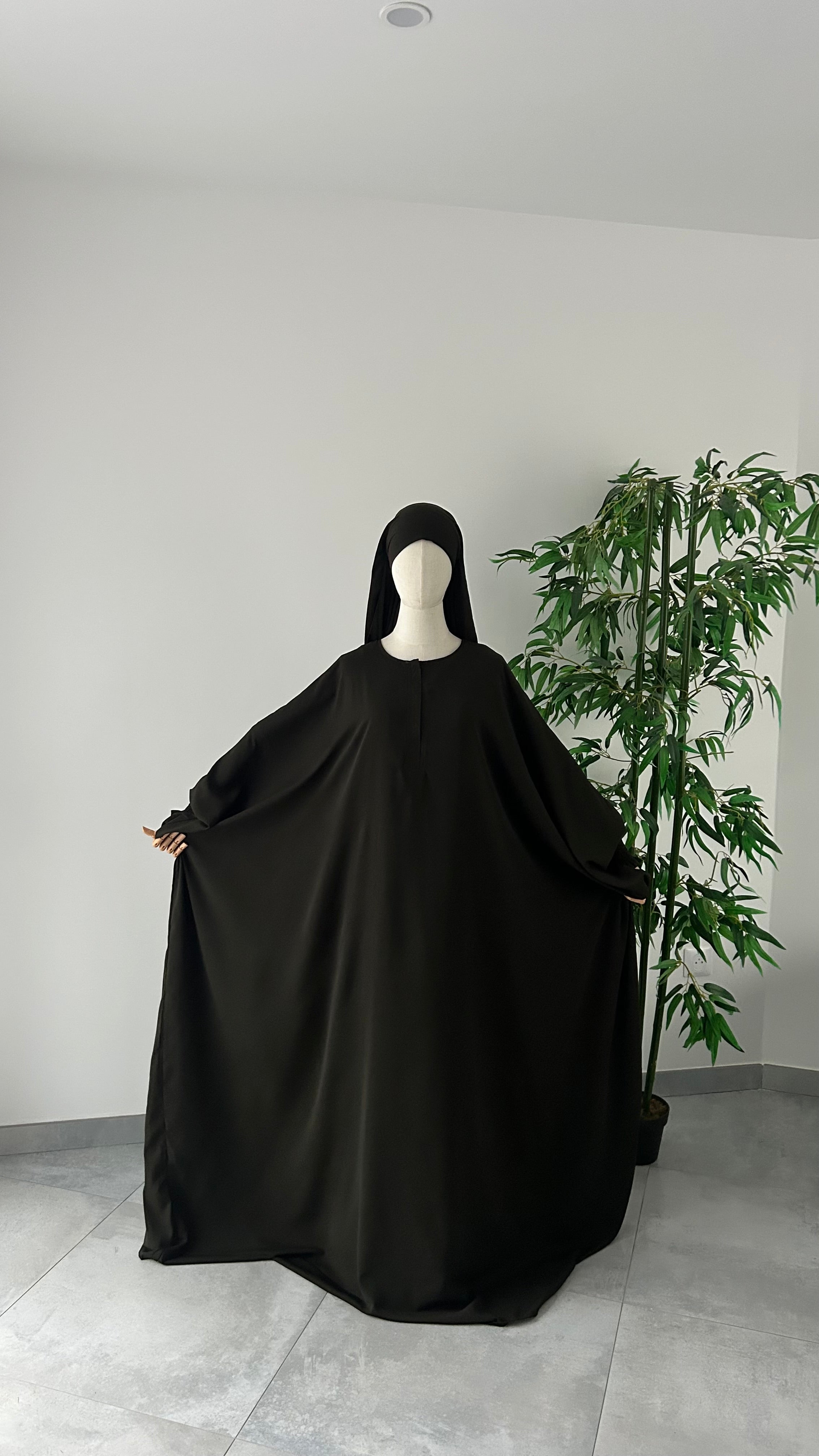 Ensemble Nissah Moustara Kaki